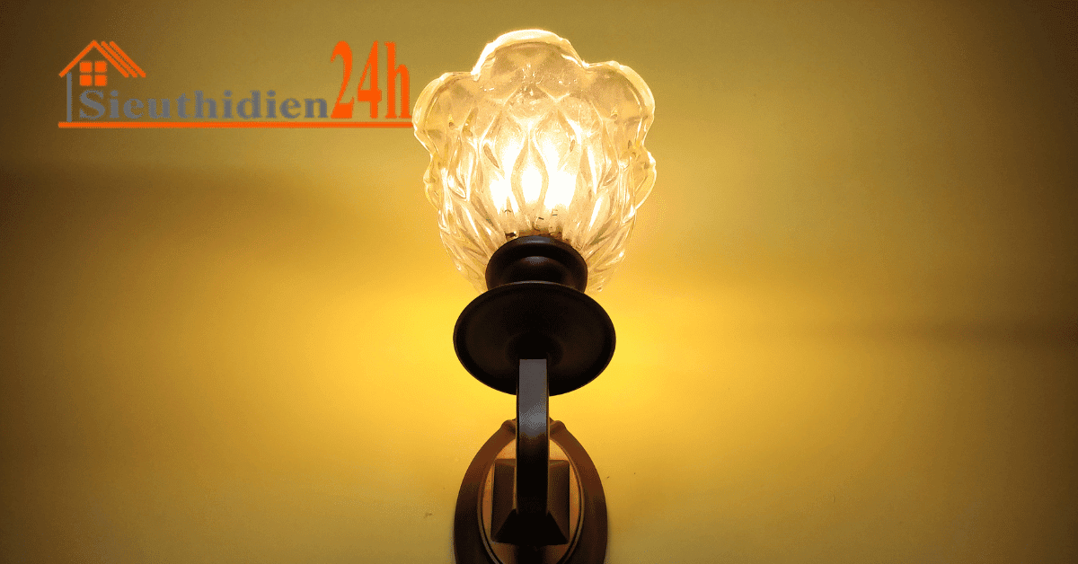 Lưu Ý Khi Chọn Mua Đèn Treo Tường Trang Trí Cổ Điển